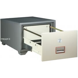 Картотечный сейф Diplomat DFC1000, DFC - вариант: 1 ящик, DFC - исполнение: Стандартный, DFC - запирание: 1 кл. замок, DFC - оборудование: Под А4